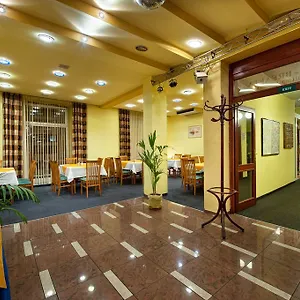 hotel-henrietta.praguehotelsweb.com/