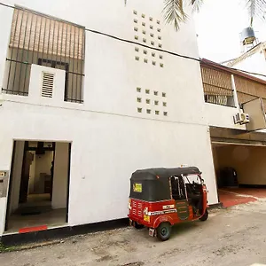 Yoho Solid Borella Hotel