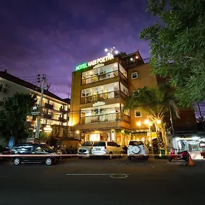 hadi-poetra-hotel.ubudhotelsnow.com/