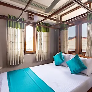 Yoho Ocean Guest house